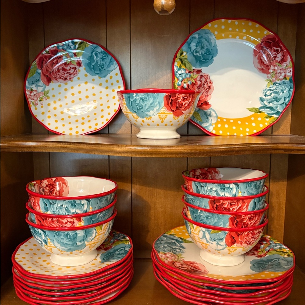 The Pioneer Woman Red and Blue Dinnerware Set Vibrant Floral Design